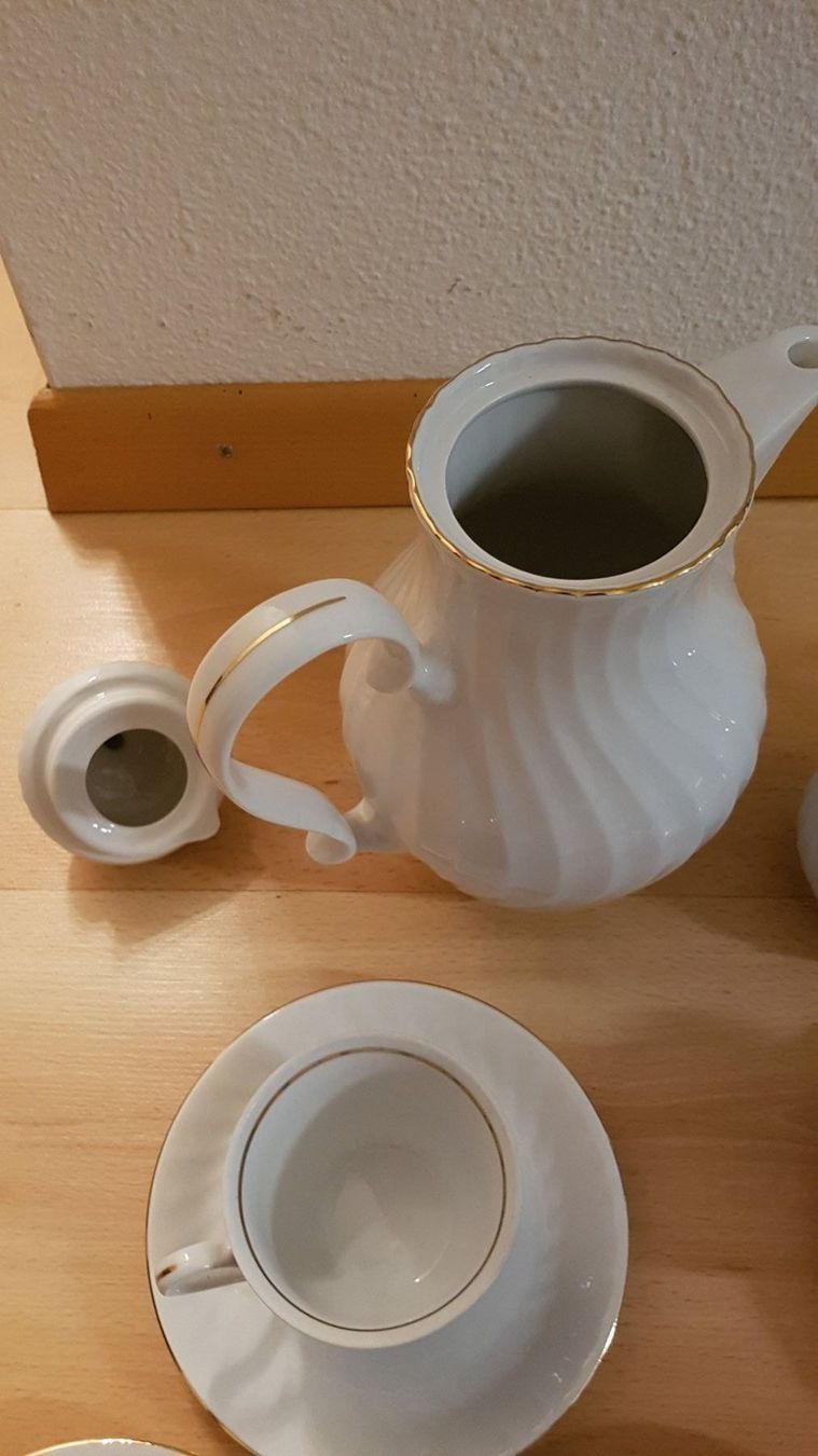 Set di piatti: Porzellan Kaffee Set Marke PONS – Nuovo (secondo la descrizione) da Schöfflisdorf venduto da CrRG21 2