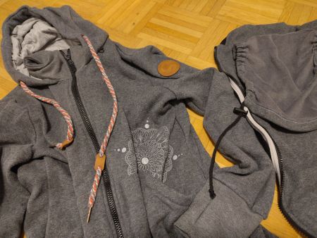 Angelwing Tragejacke / Tragehoodie grau M