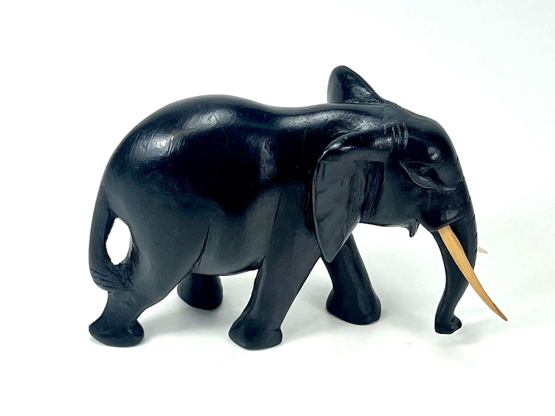 Figuren: Elefantenfigur Ebenholz Tansania handgeschnitzt – Gebraucht aus Zürich von Arche_Brockenhaus 3