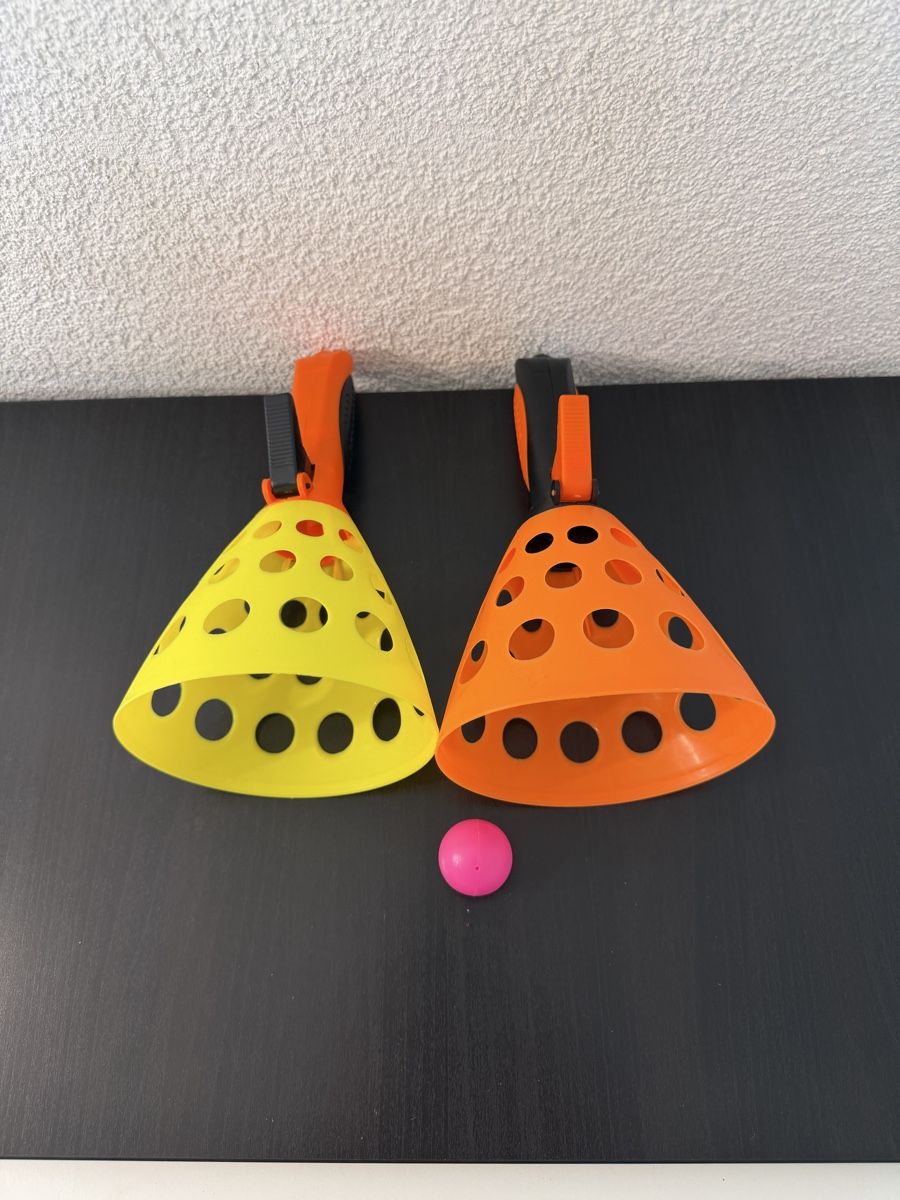 Jouets: Fangspielzeug 2 Schläger mit Ball  – D'occasion à Rotkreuz par GoldHeinz 4