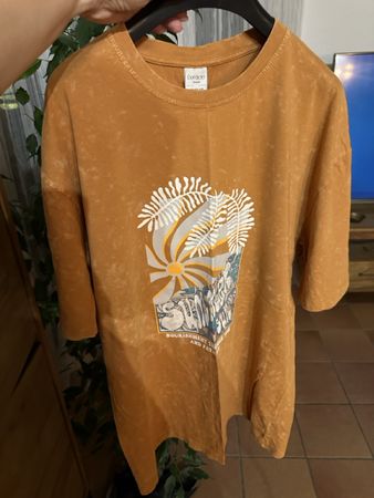 Sommerliches T-Shirt in Senffarbe, Grösse M, Top Zustand!