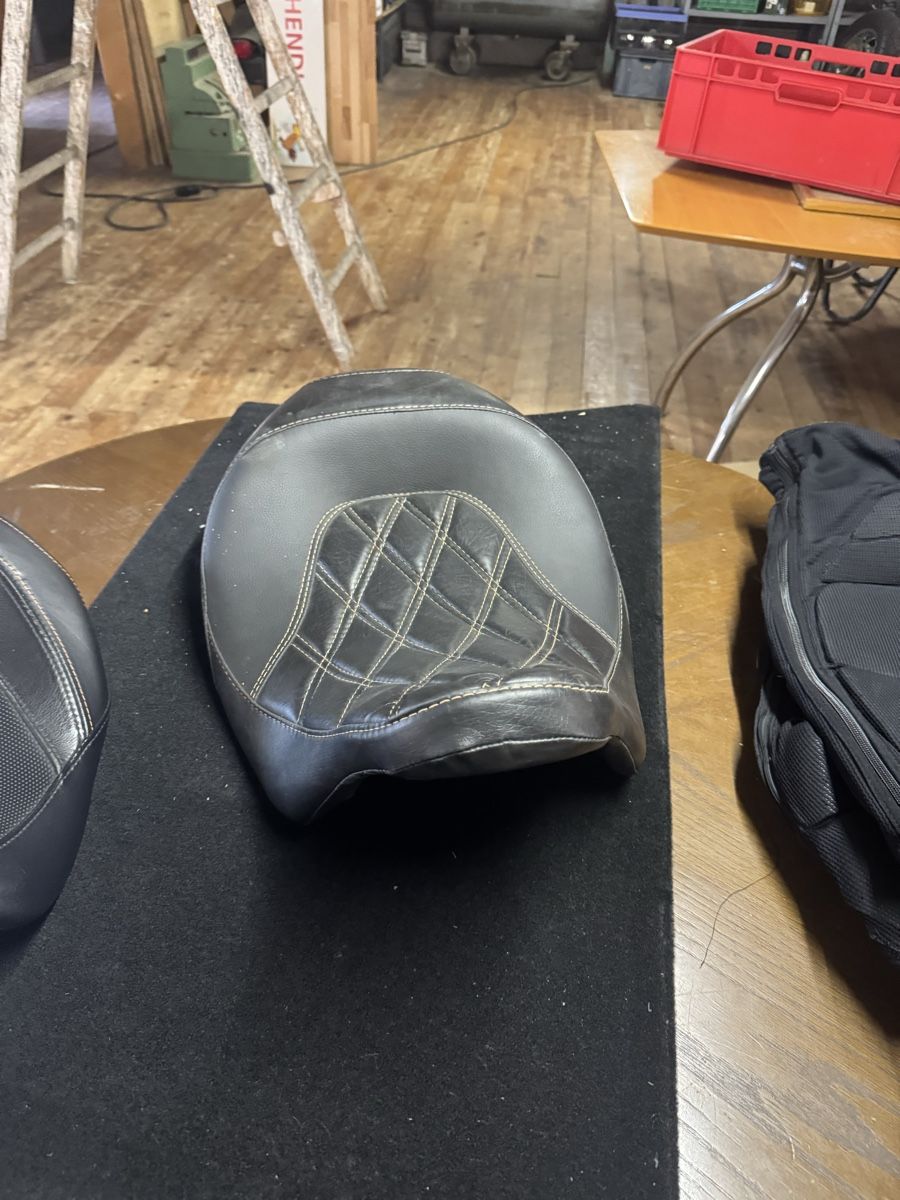 Tutti i ricambio per moto: Motorcycle Seat Black Diamond Stitching Harley Touring – Usato da Rafz venduto da MOFU 1