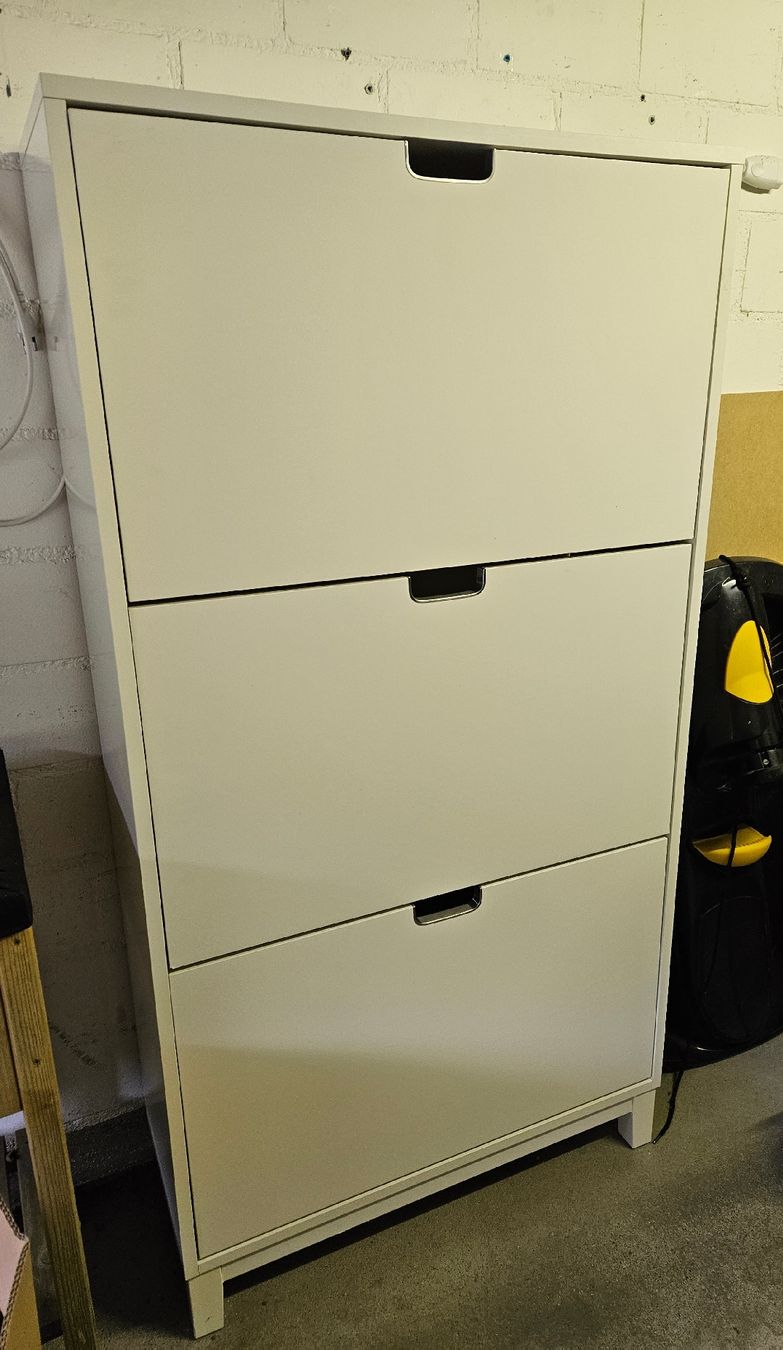 Ikea Armadi: Schuhschrank IKEA Ställ – Usato da Hausen am Albis venduto da Fox8