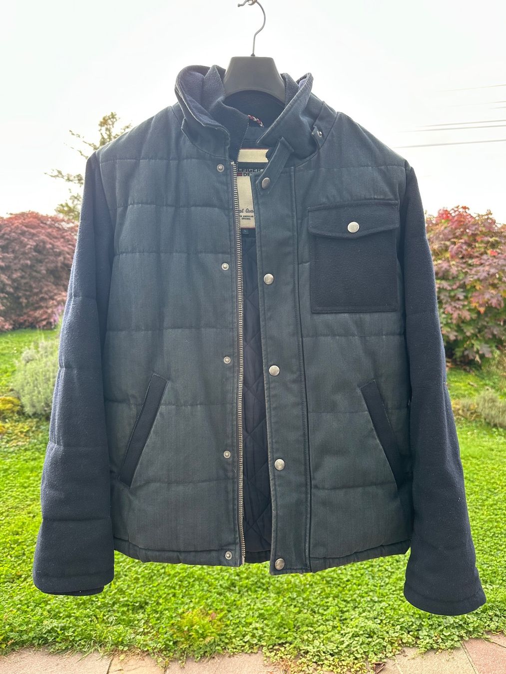 Tommy Hilfiger Jacken: Tommy Hilfiger Winterjacke – Gebraucht aus Uerikon von Petersli