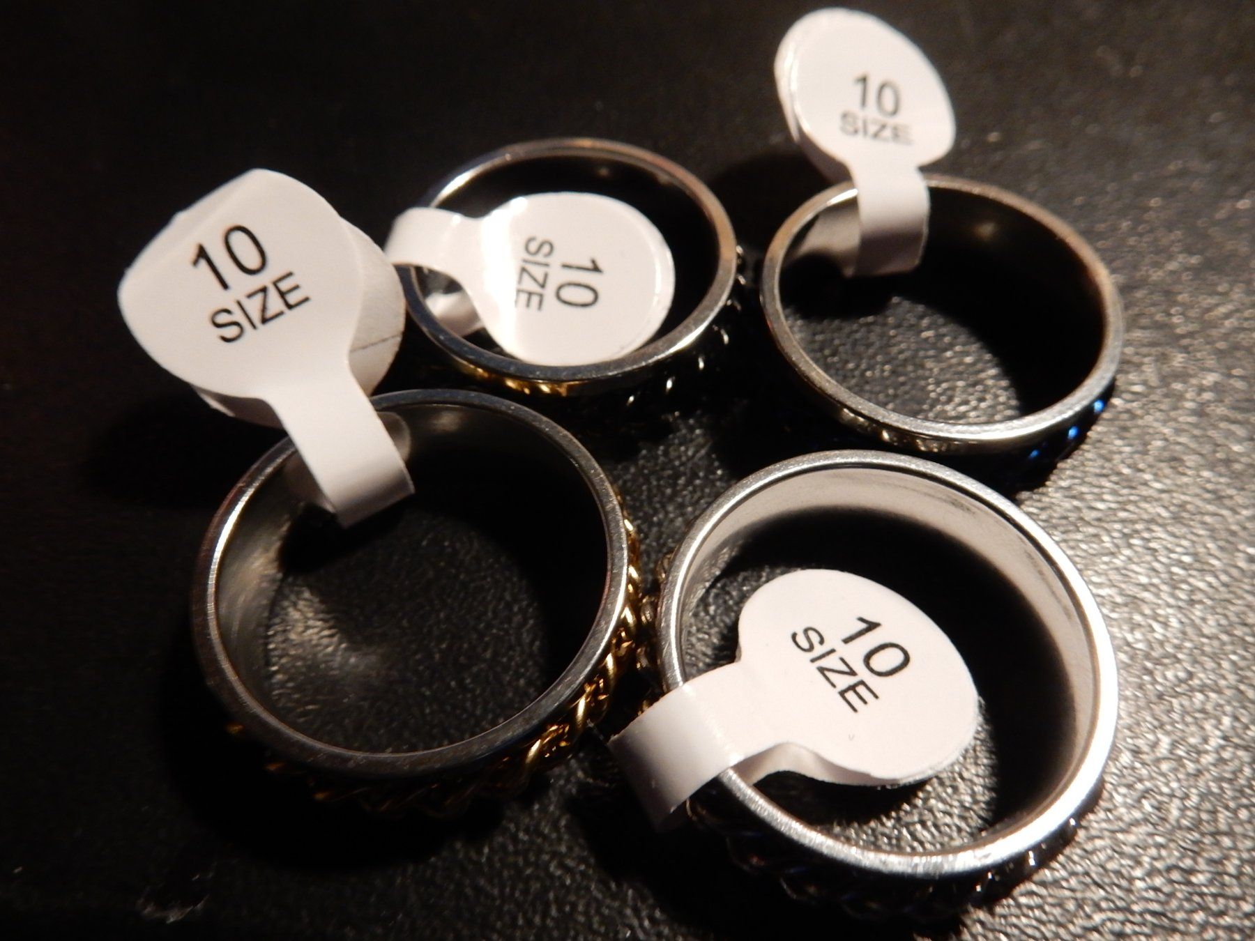 Anelli: Herren Fingerringe 4 Stk – Nuovo e nell'imballaggio originale da Dulliken venduto da Reto790 1