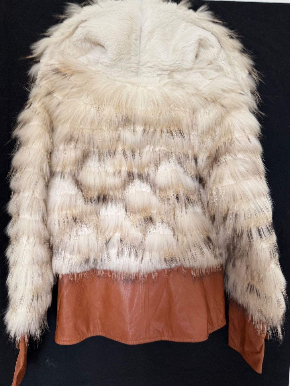 Giacche: Une veste en cuir véritable et fourrure – Usato da Vernier venduto da ley_yqh9 6