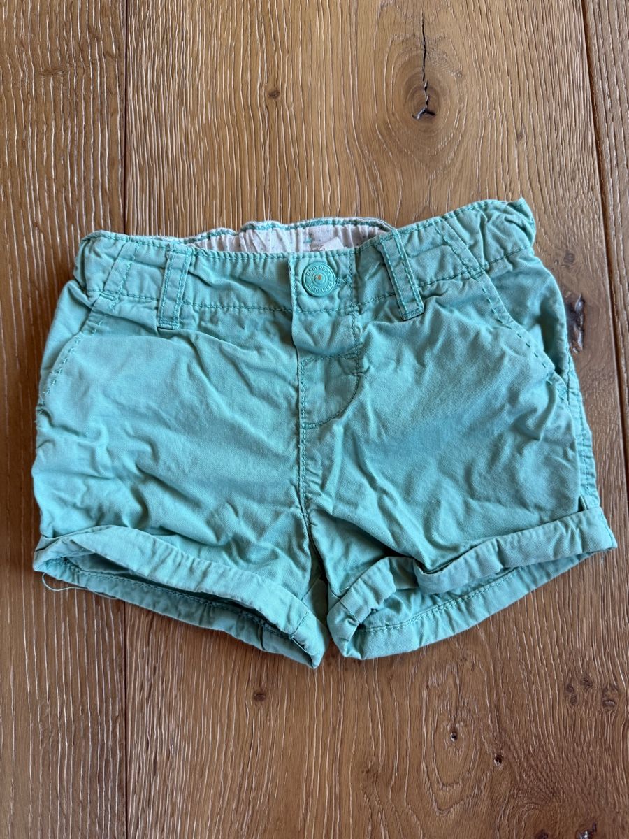H&M Pantaloni: Kurze Hose grün Grösse 74 – Usato da Pragg-Jenaz venduto da gobrist