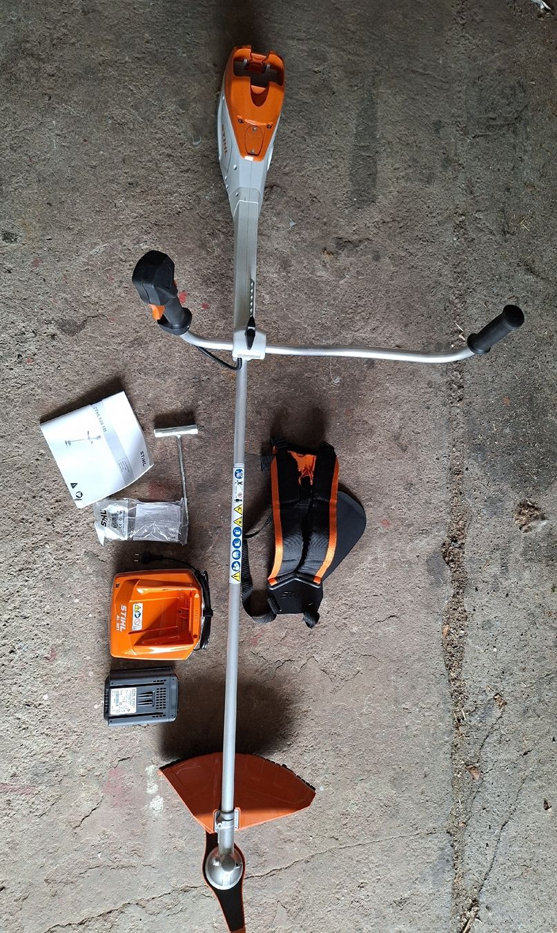 Stihl Alle Maschinen: Stihl Freischneider – Neu und originalverpackt aus Sargans von sonja042