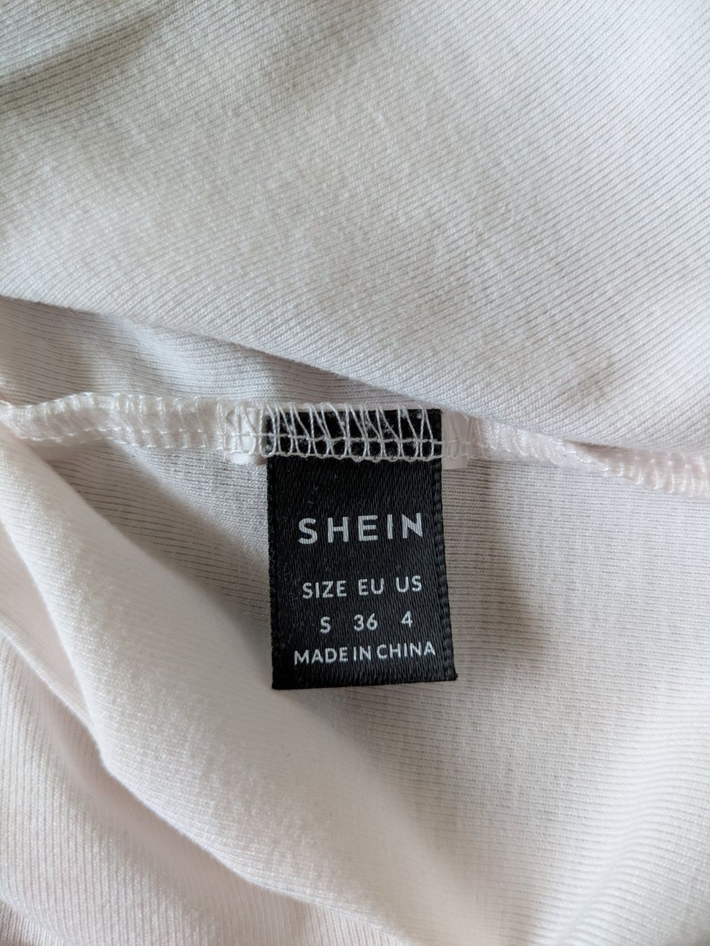 Shein T-shirt: T-Shirts "Shein" Gr. S - Set mit 2 - neu – Nuovo (secondo la descrizione) da Bonstetten venduto da Scoutinggirl 2