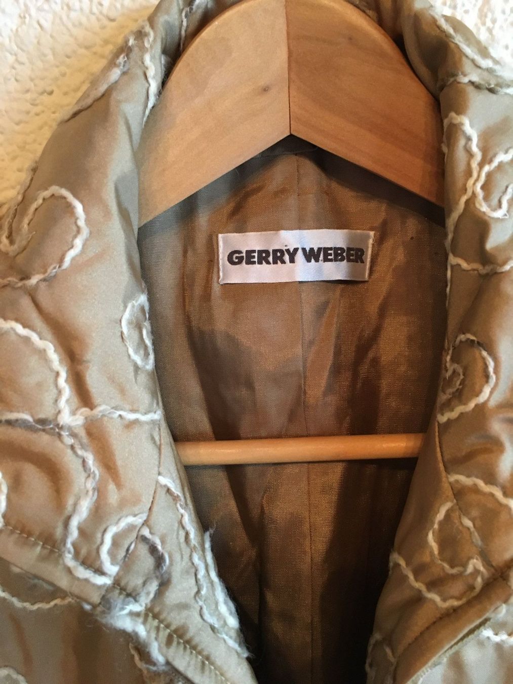 Gerry Weber Giacche: GERRY WEBER Jacke, beige, Gr. 38 – Usato da Arni AG venduto da Mimo007 1