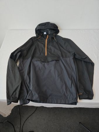 Schwarz-graue Decathlon Regenjacke, Gr. M