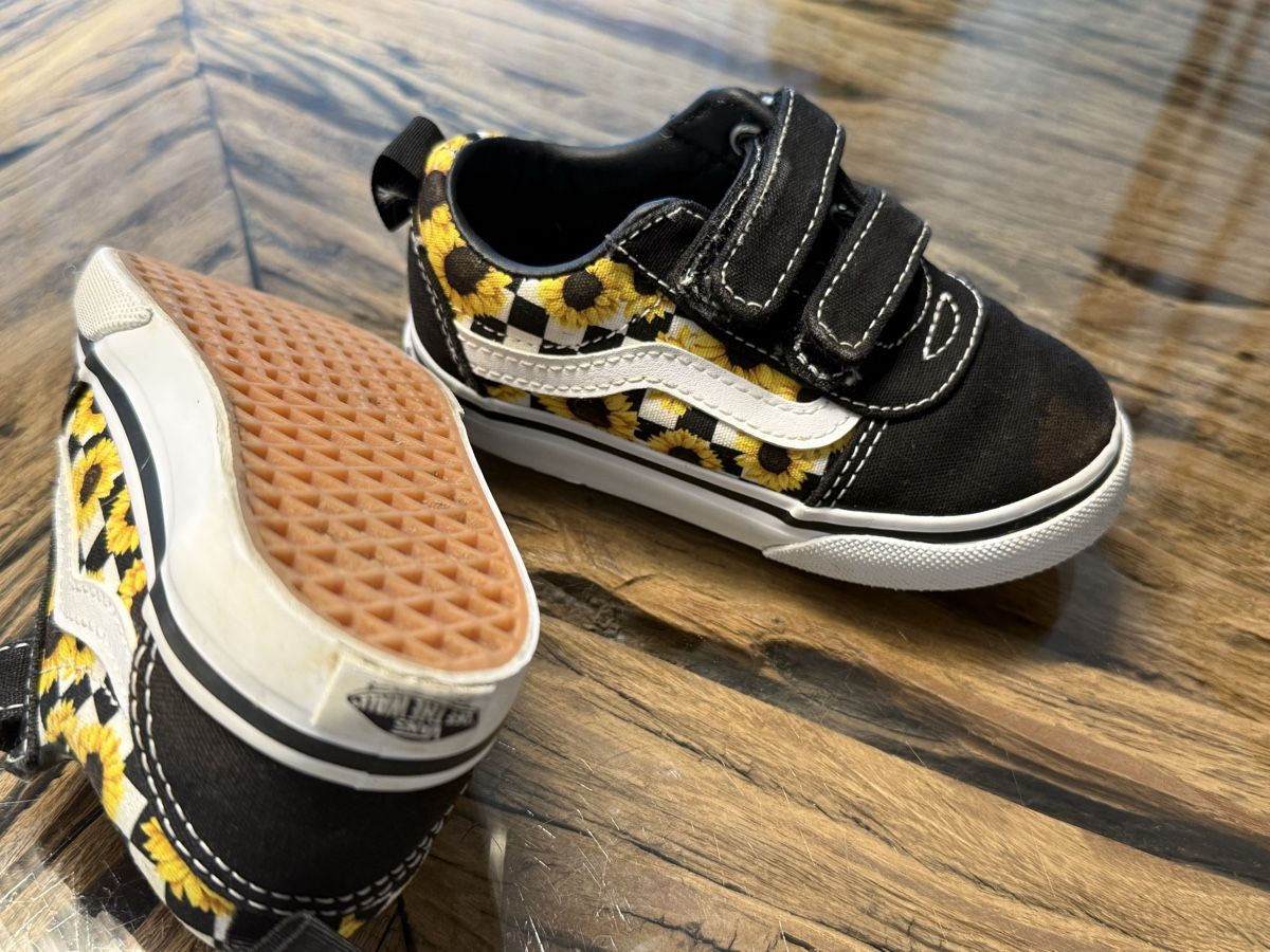Vans Schuhe für Jungen: Vans Kinder Grösse 23.5 – Gebraucht aus Kräiligen von LunaCoil