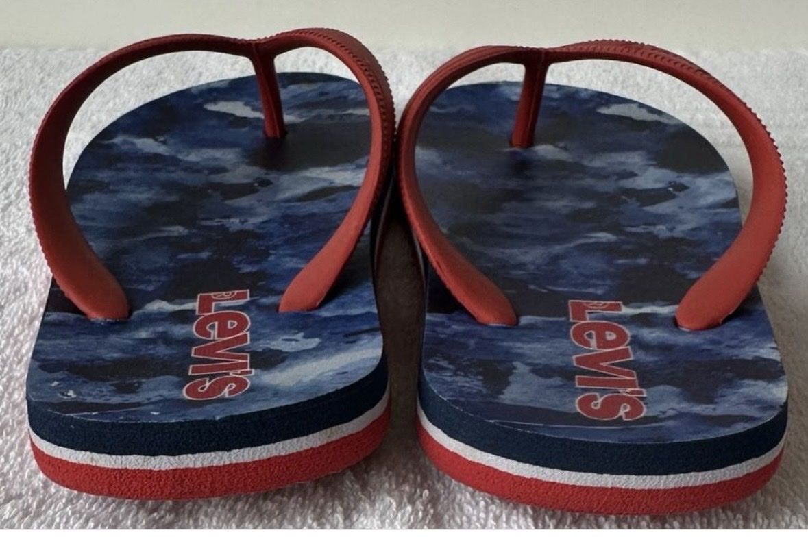 Levi's Scarpe per ragazzi: Infradito Levi’s – Usato da Castel San Pietro venduto da Moregi 2