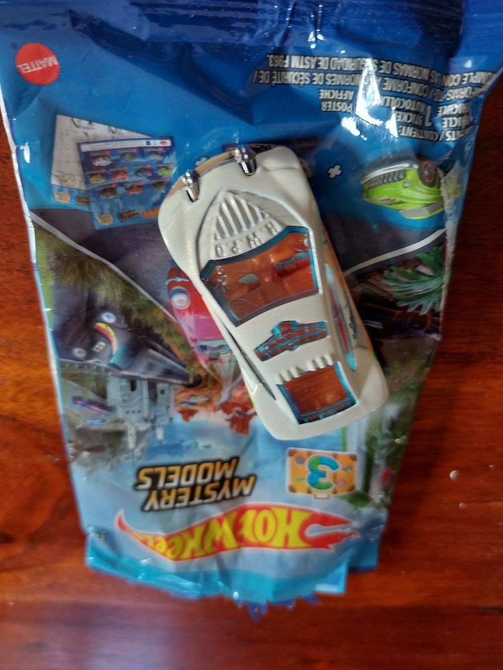 Hot Wheels Modellautos: Hot Wheels Mystery Models Auto + Poster + Sticker – Neu (gemäss Beschreibung) aus Beckenried von Havacola 1