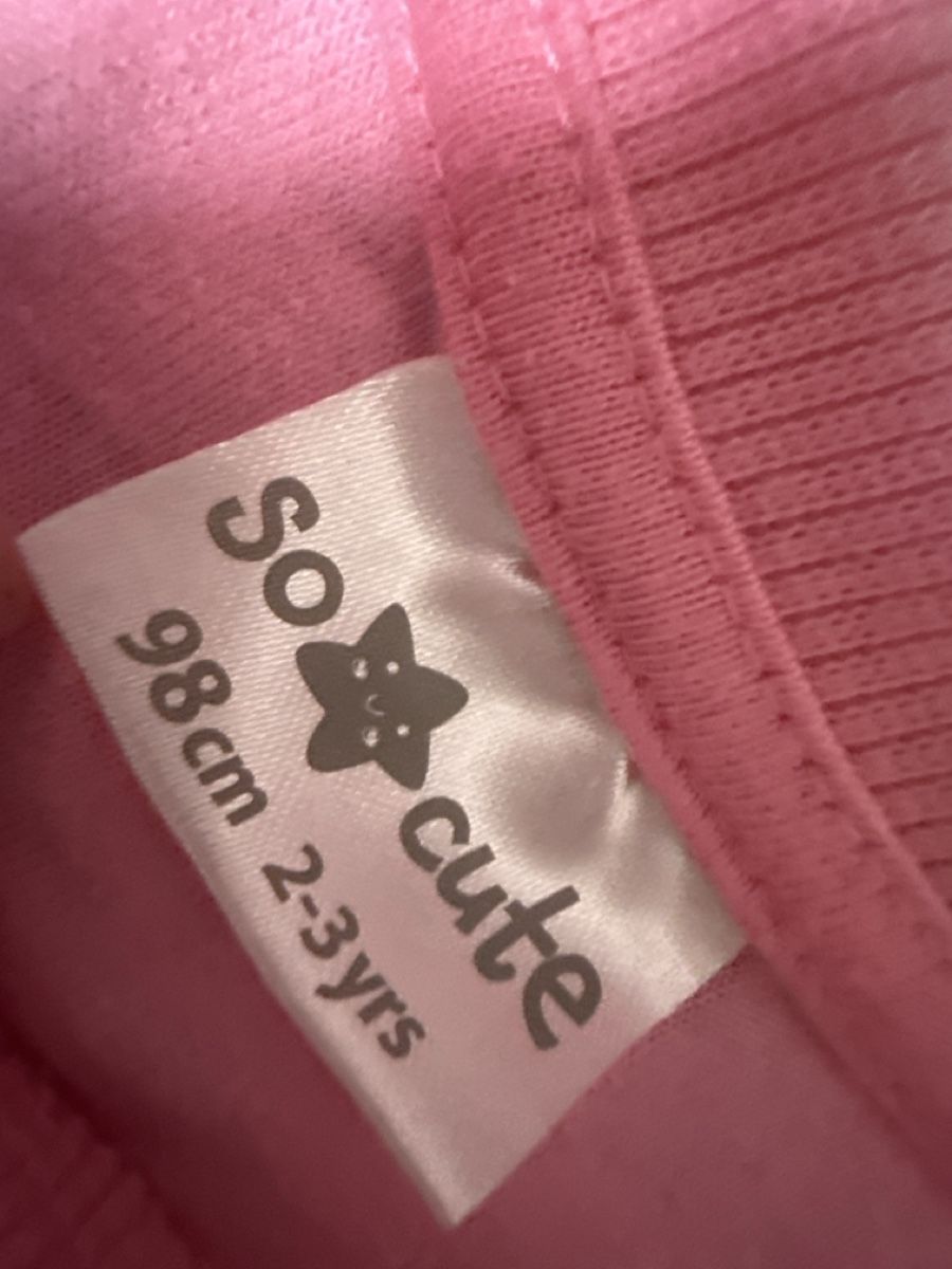 Pulls et sweat-shirts: Süsser Mädchen Pullover mit Blumenmuster, Grösse 98 – D'occasion à Zürich par Krikri21 2