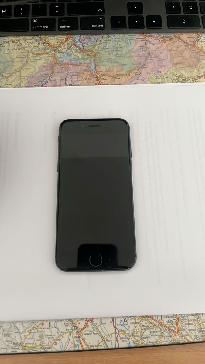 Apple Telefoni cellulari / Smartphones: Apple iPhone 8 schwarz gebraucht – Difettoso da Alberswil venduto da Giuwanot