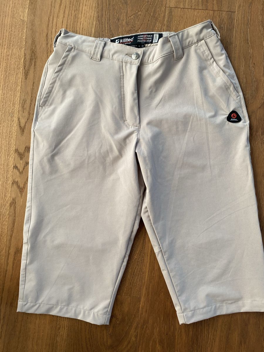 Killtec Pantaloni: Killtec Wanderhose kurz beige Gr. 38 neu – Nuovo (secondo la descrizione) da Meggen venduto da 6003Luzern