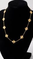 Collier petit trèfle doré