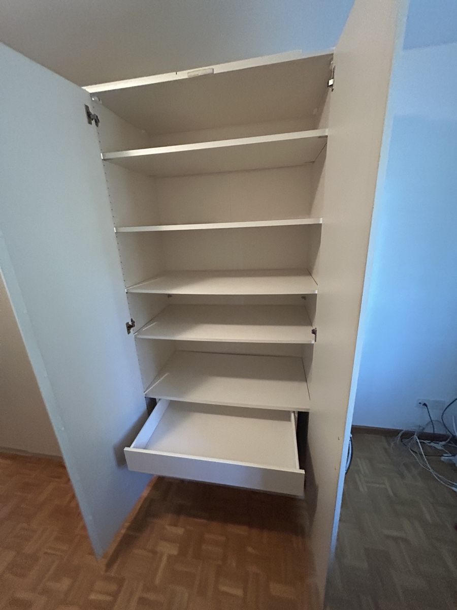 Schränke: Kleiderschrank weiss 252 cm breit – Gebraucht aus Mägenwil von Fmoesi 4