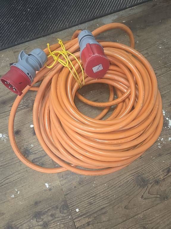 Câbles: STARKSTOM Kabel – D'occasion à Oberbipp par Hase1312