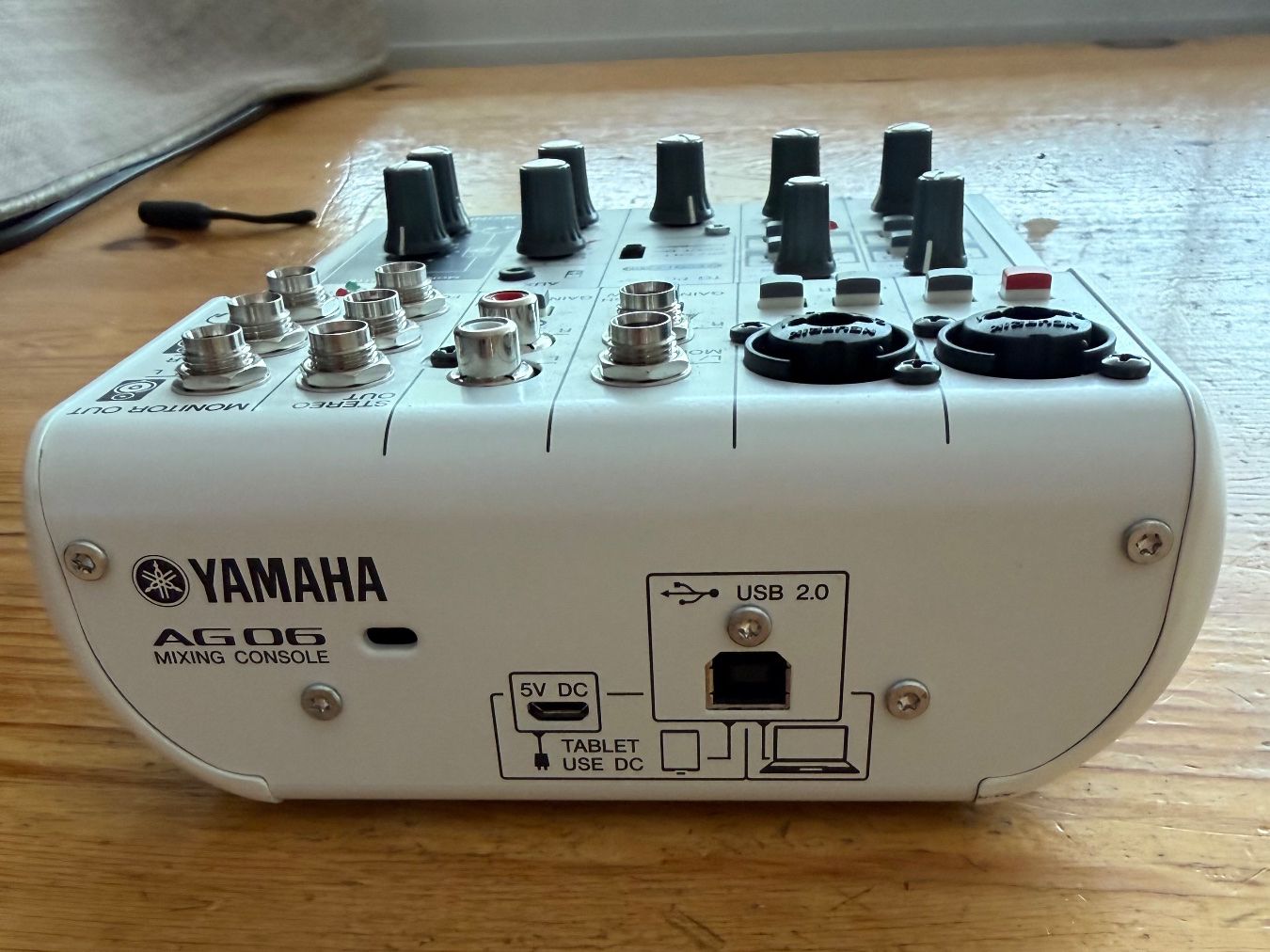 Yamaha Console di mixaggio: Yamaha Mischpult AG06 - Weiss – Usato da Basel venduto da dysona 1