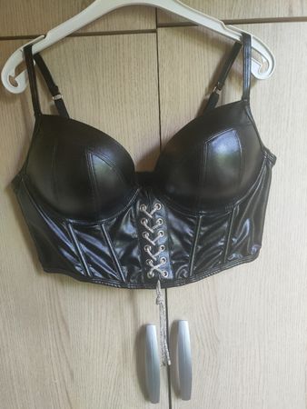 Corset noir en simili cuir, taille 90C