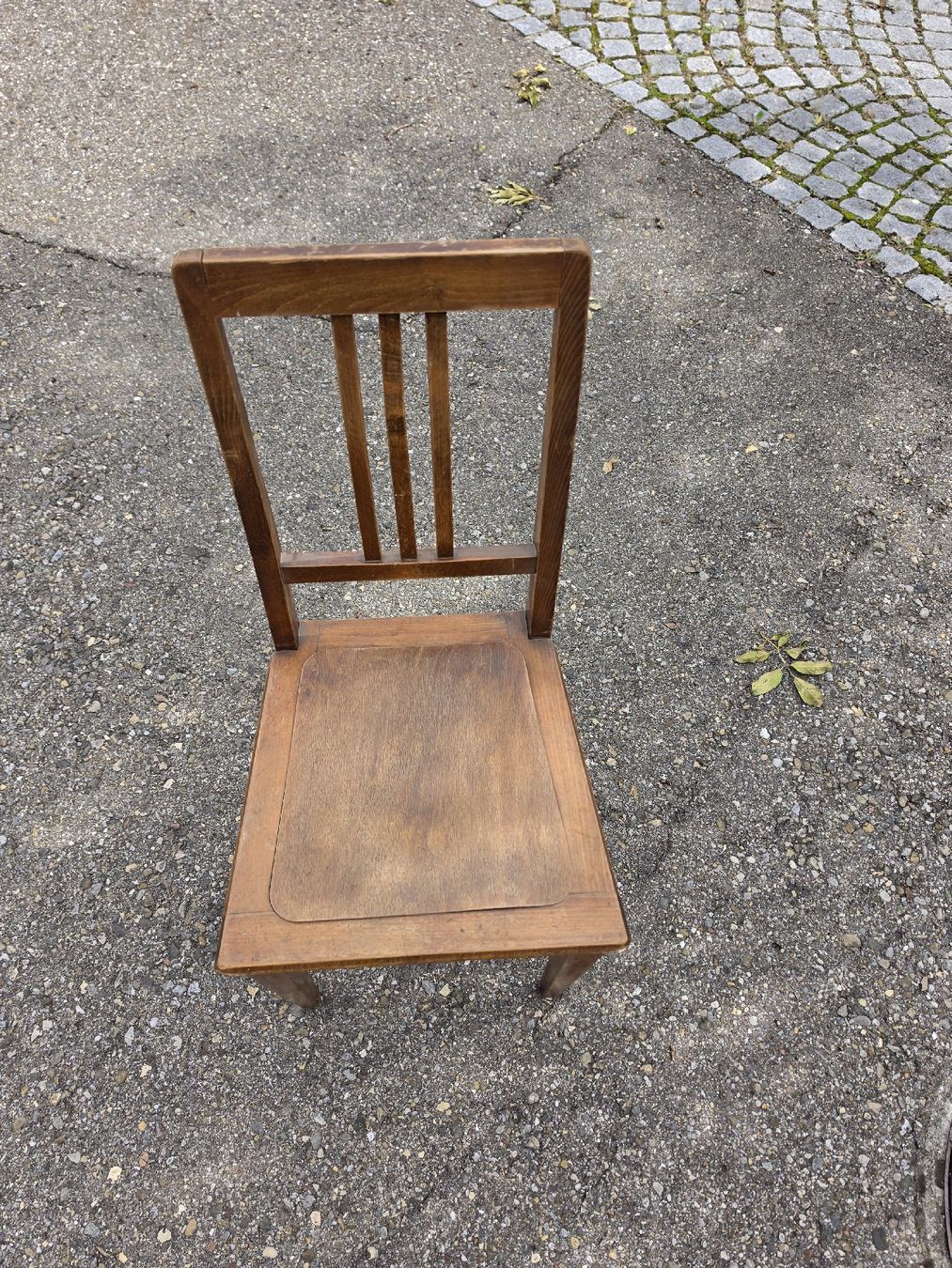 Chaises: Holzstuhl braun restorieren  – D'occasion à Mettlen par elios0888 1