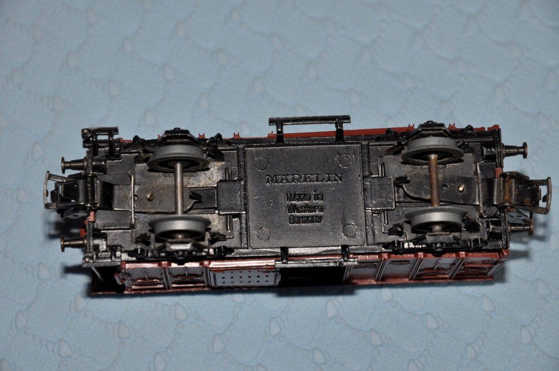 Märklin Modellini di ferrovie: Märklin Gedeckter Güterwagen – Usato da Niederscherli venduto da lama8567 6