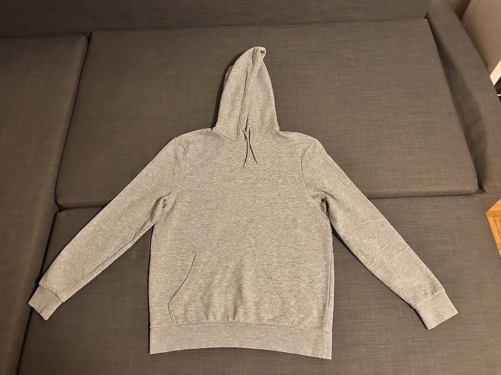 Maglioni & Felpe: Graues Hoodie Unisex – Usato da Zollikerberg venduto da sel_99lq 1