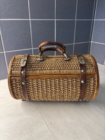 Designer Handtasche, Korb 19.Jh, rund aus Stroh