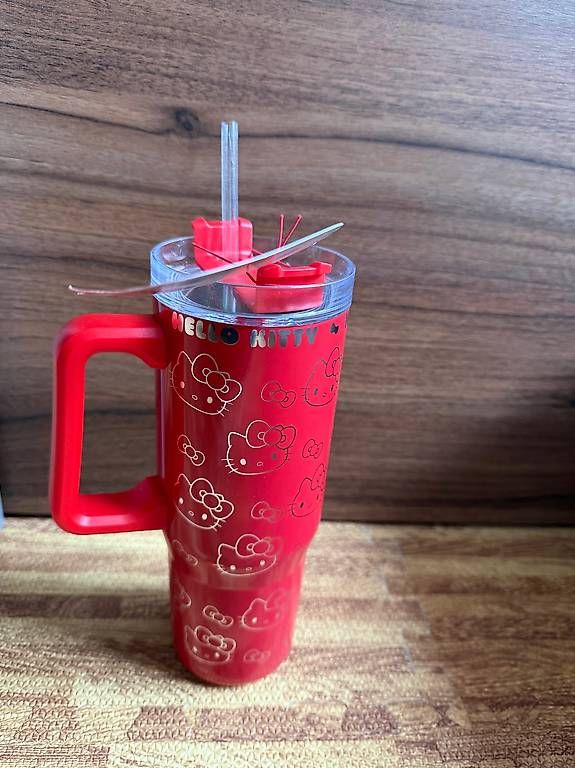 Contenitori & Simili: Hello Kitty Trinkbecher mit Strohhalm. Neu – Nuovo e nell'imballaggio originale da Dinhard venduto da Agatha_98 4