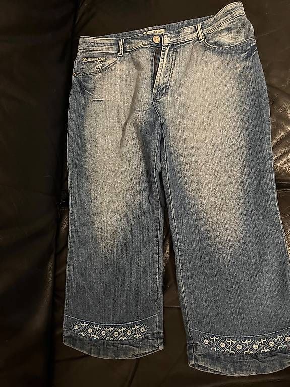 Jeans: Damen-Jeans Gr. 44 – Usato da Turgi venduto da Morena39