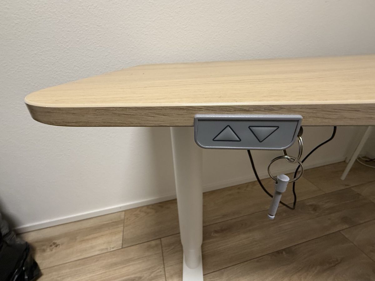 Scrivanie: Bekant (Ikea) höhenverstellbar  – Usato da Liestal venduto da Mike_V 1
