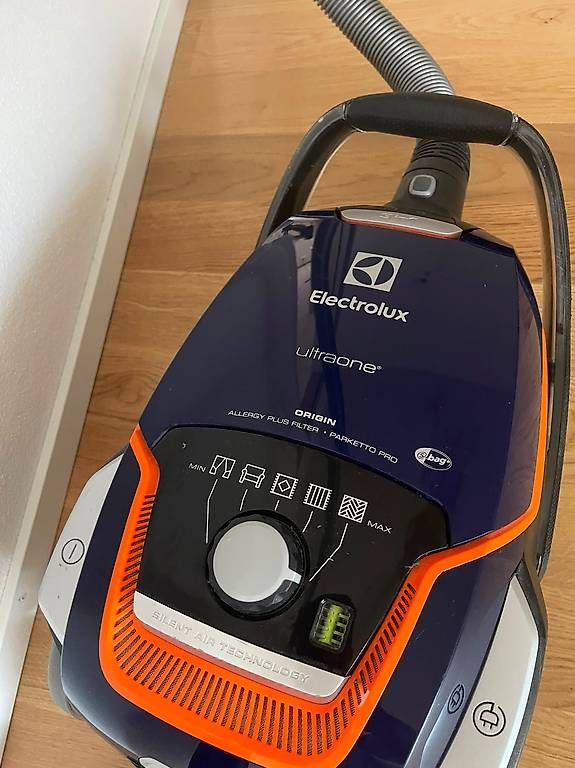 Staubsauger & Zubehör: Staubsauger Electrolux UltraOne EUOC94DB – Gebraucht aus Bischofszell von d.silecchia 2