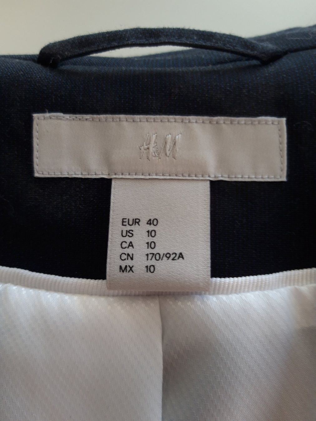 H&M Giacche: Kurzblaser dunkelblau Gr.40 H&M – Usato da Jona venduto da Buchhengst 1