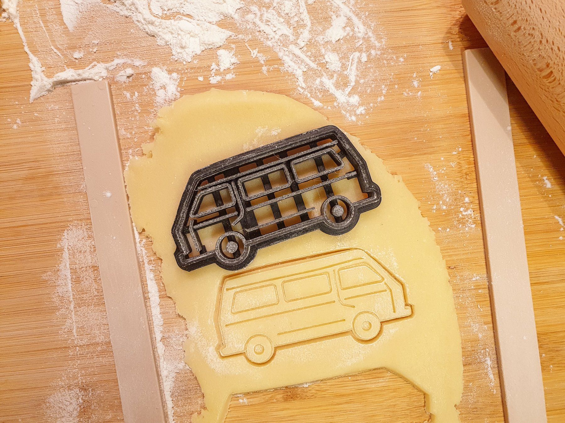 Teglie da forno: Ausstecher VW T3 – Nuovo (secondo la descrizione) da Grenchen venduto da HUMMER_H1