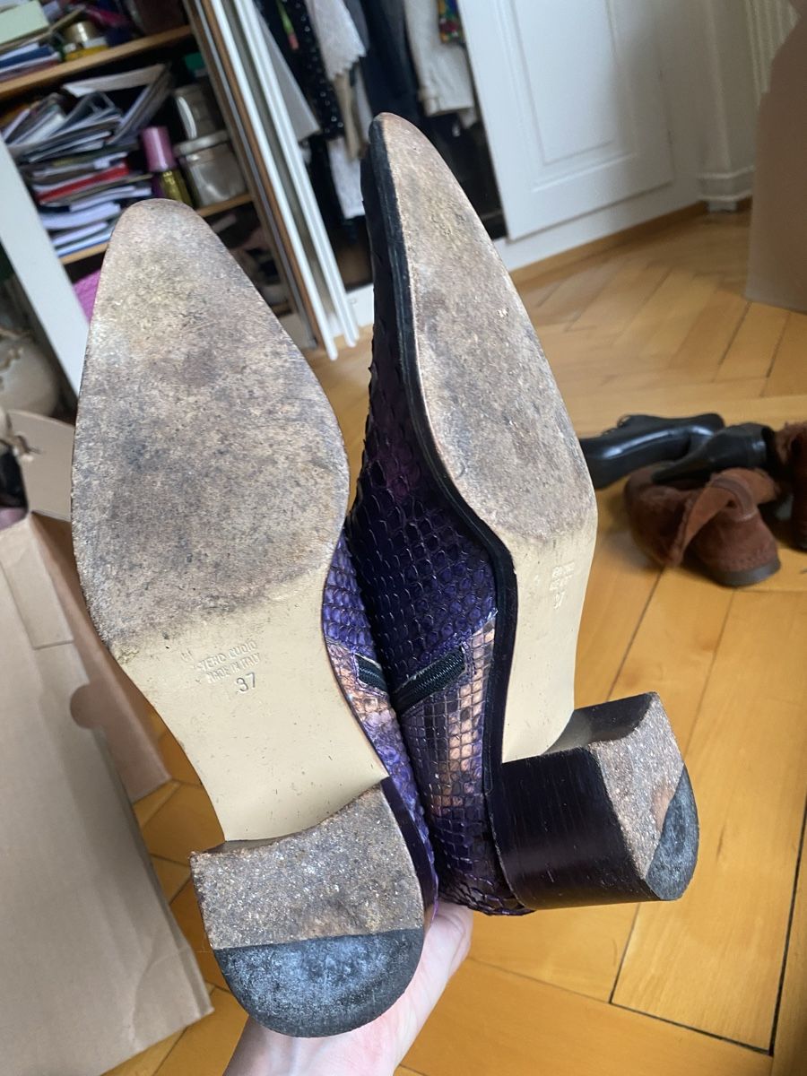 Scarpe da donna: Bottes LARA  37 violettes serpent et cuir – Usato da Küssnacht am Rigi venduto da CALIFRASQUI 1