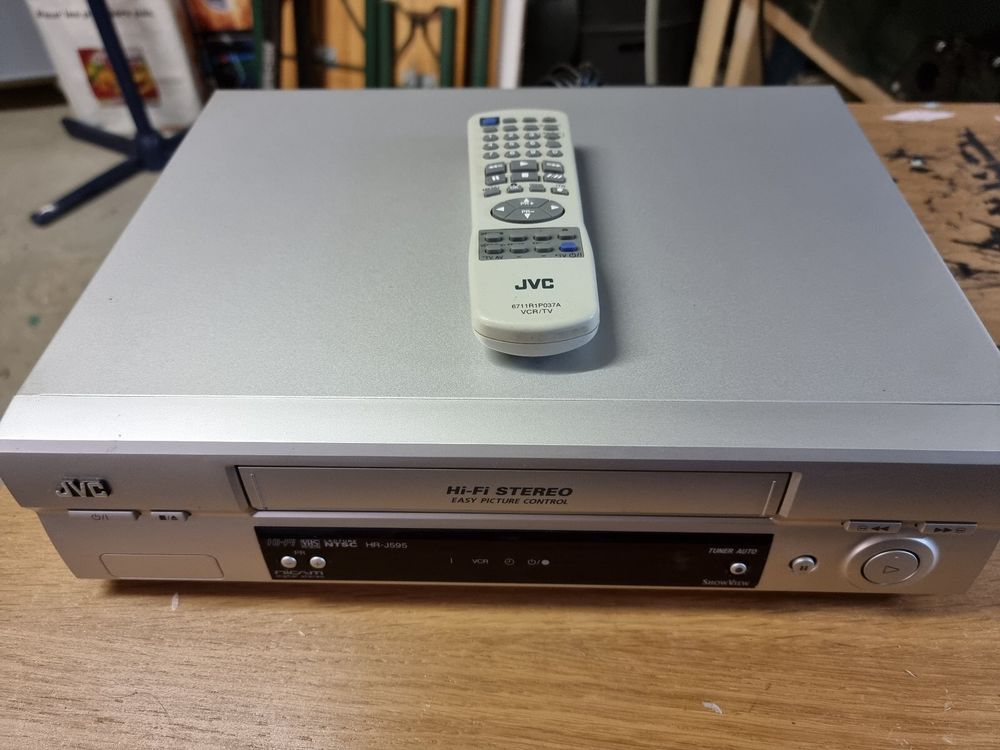 Magnétoscope JVC HR-J595MS VHS PAL/NTSC + Convertisseur HDMI - Remis à Neuf