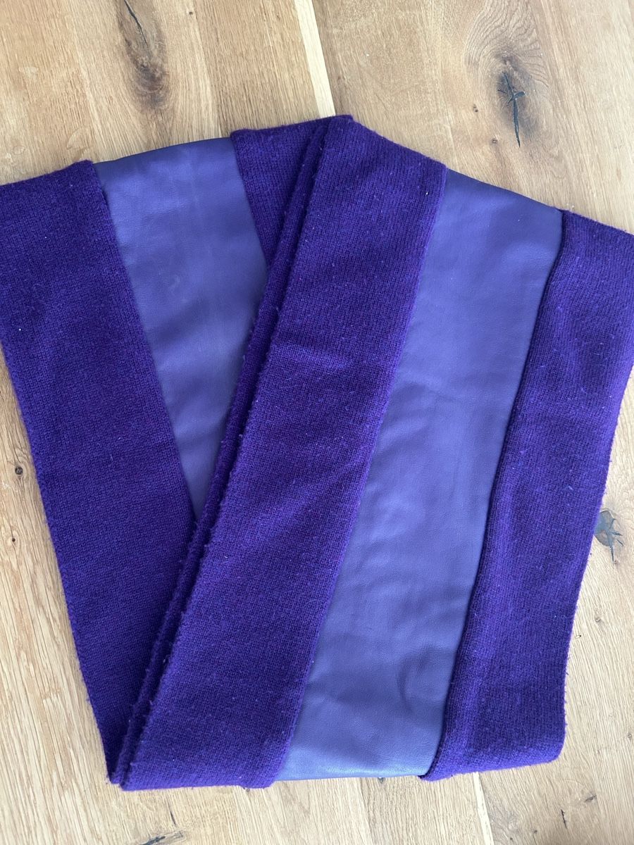 Hermès Foulard & Sciarpe: Hermès Schal und Mütze – Usato da Emmetten venduto da cat_7fvq 4