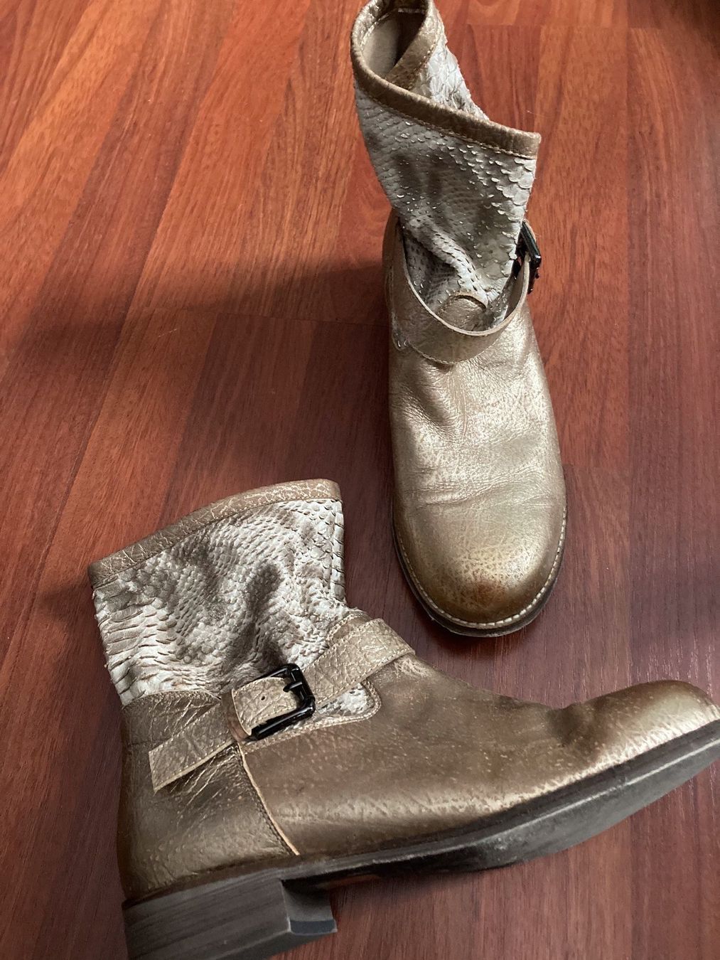 Scarpe da donna: Halbschuhe Leder gold – Nuovo (secondo la descrizione) da Unterseen venduto da amj_zz7j