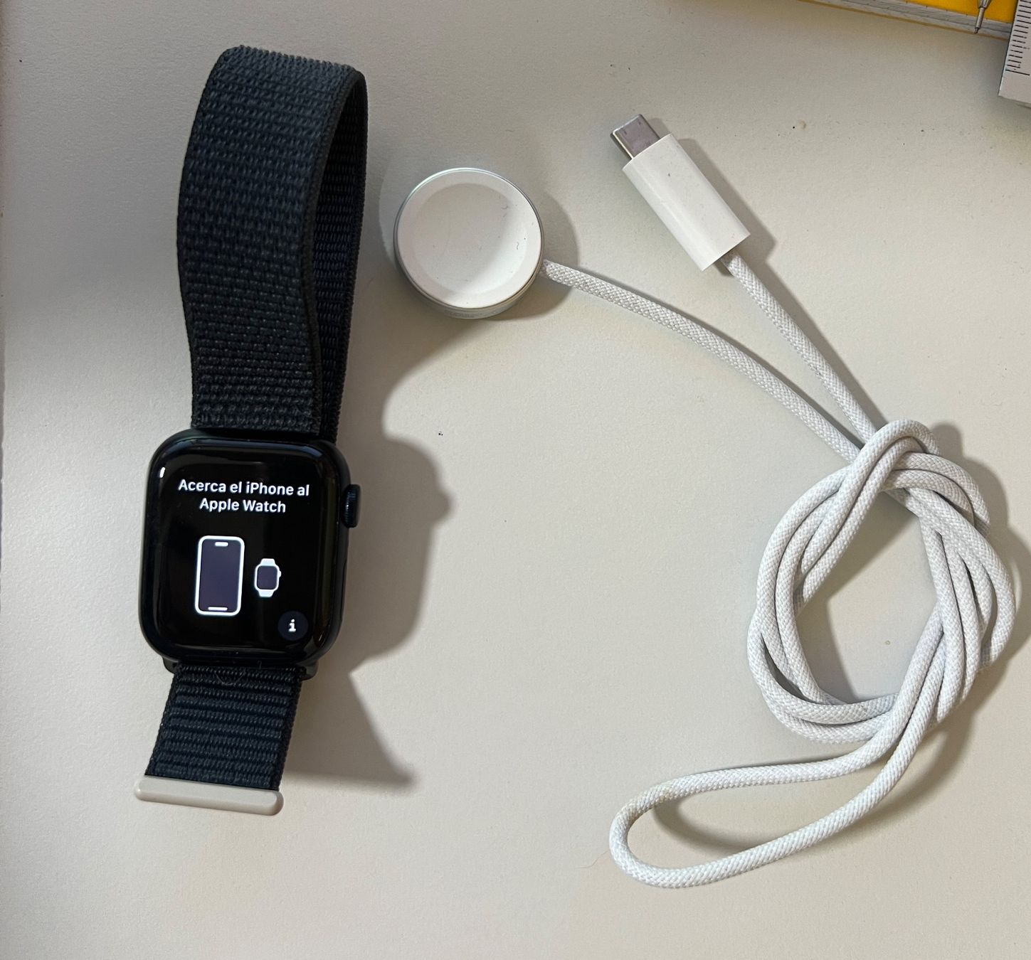 Apple Smartwatch: Apple Watch S9 GPS 41 Midnight Alu Loop – Usato da Engelberg venduto da hreni