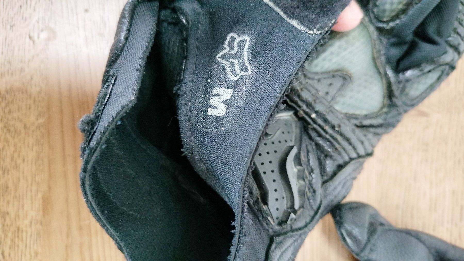 Fox Altri accessori da uomo: Fox Motorradhandschuhe Grösse M schwarz Leder – Usato da Niederhünigen venduto da Tom_Oli 1
