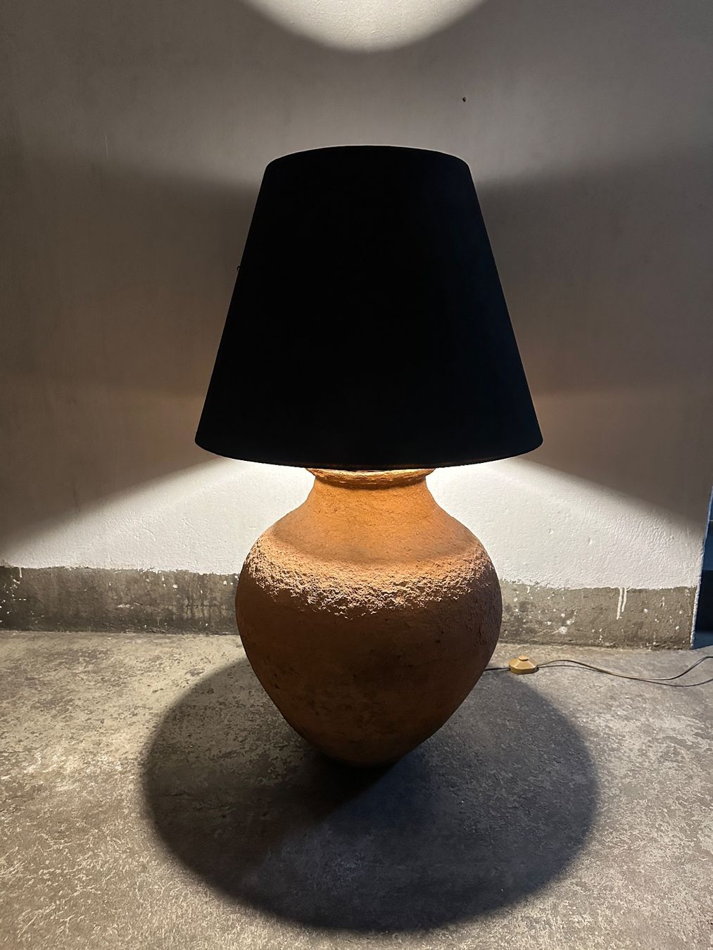 Lampade: XL Terrakotta Bodenlampe – Usato da Zürich venduto da frauflufelberg 3