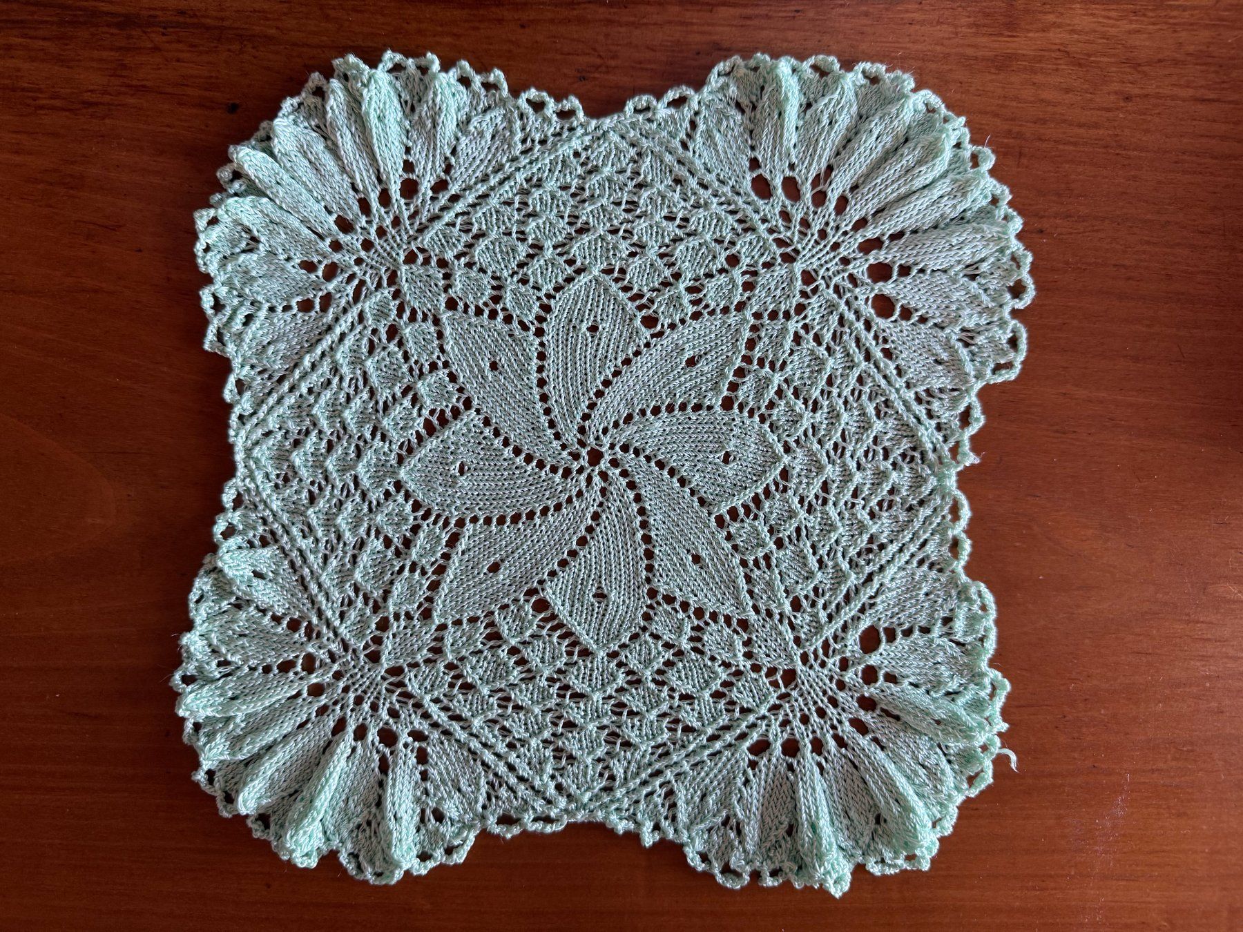Sottobicchieri: SPITZENDECKCHEN   HANDARBEIT   HANDGESTRICKT  MINT-GRÜN – Usato da Subingen venduto da ArtBead 3