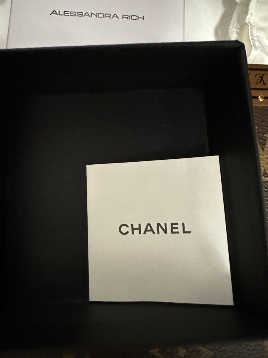 Chanel Orecchini pendenti & Orecchini a lobo: Chanel clip on earrings – Nuovo (secondo la descrizione) da Kilchberg ZH venduto da cruella 6