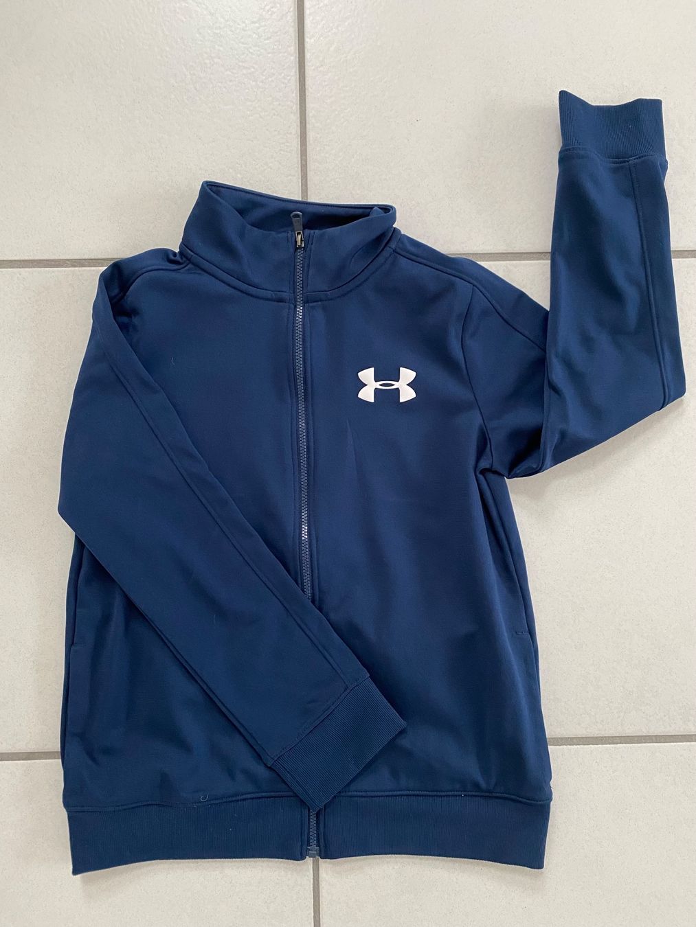 Completi: Under Armour Set Trainingsanzug navy Gr. 127-137 – Usato da Hermetschwil-Staffeln venduto da Fipo79 1