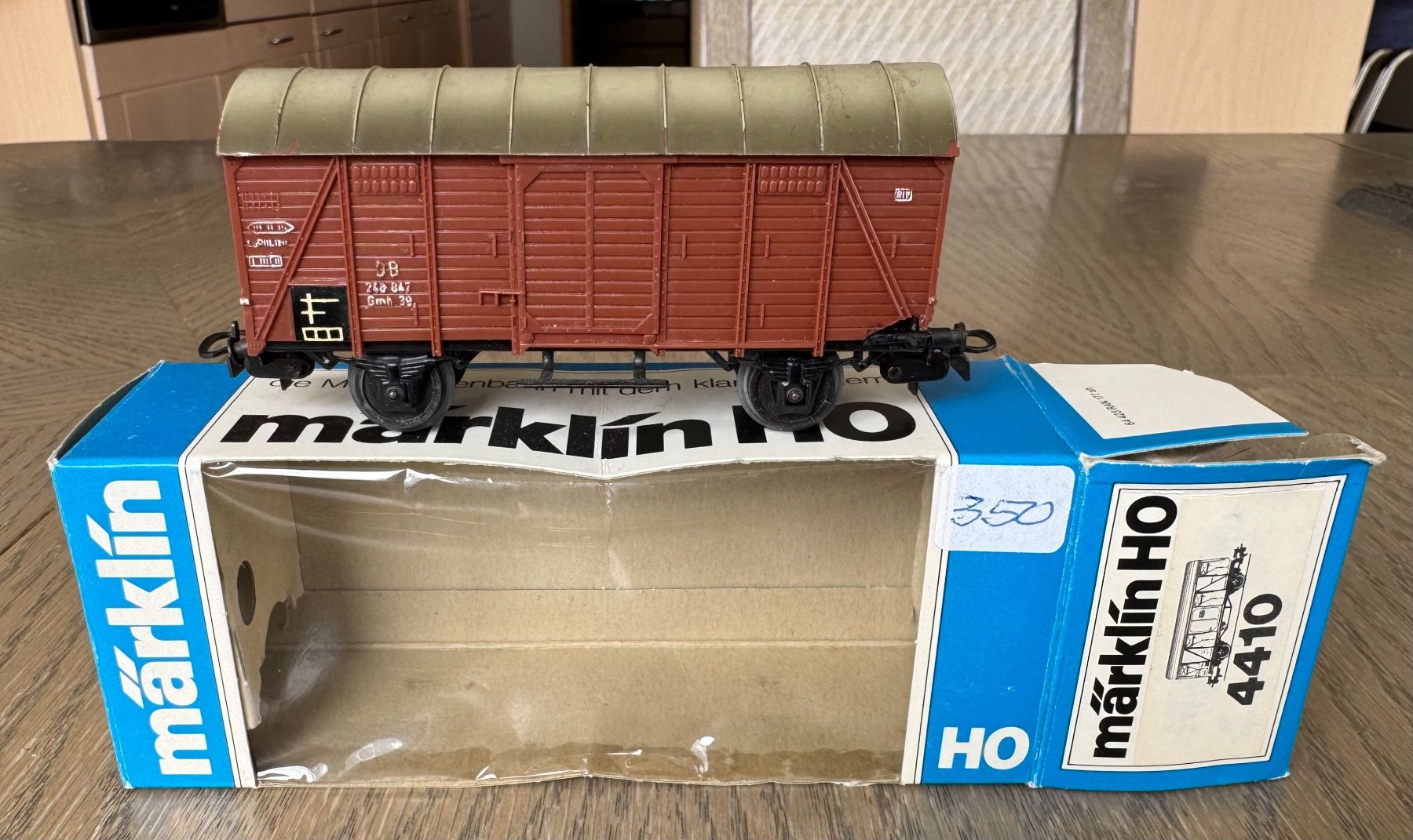 Märklin Modellini di ferrovie: brauner, geschlossener Güterwagen der DB; OVP – Usato da St. Moritz venduto da Manu7500