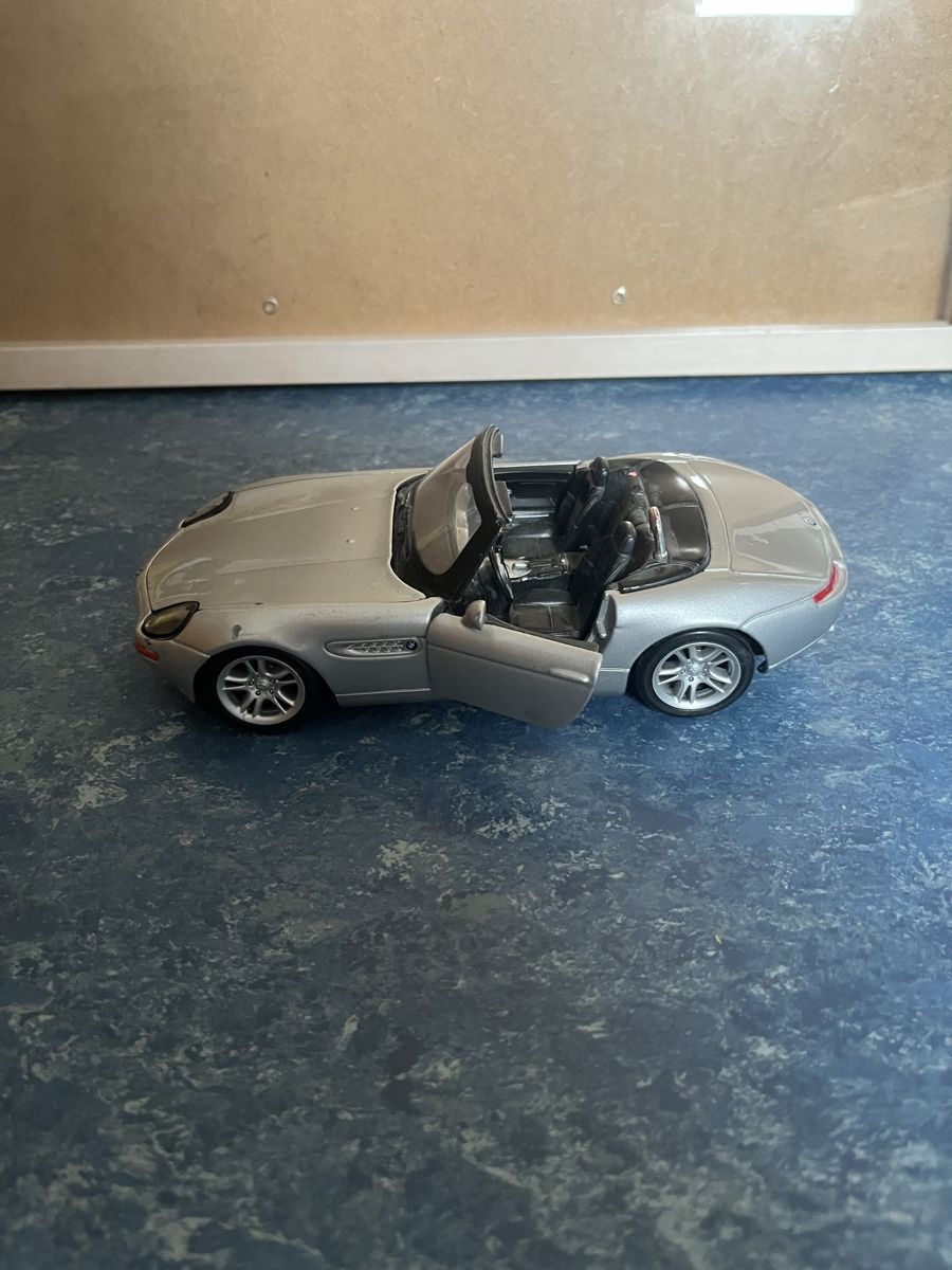 BMW Modellautos: Modellauto BMW Z8 Silber gebraucht – Gebraucht aus Grenchen von Shyla1611 1