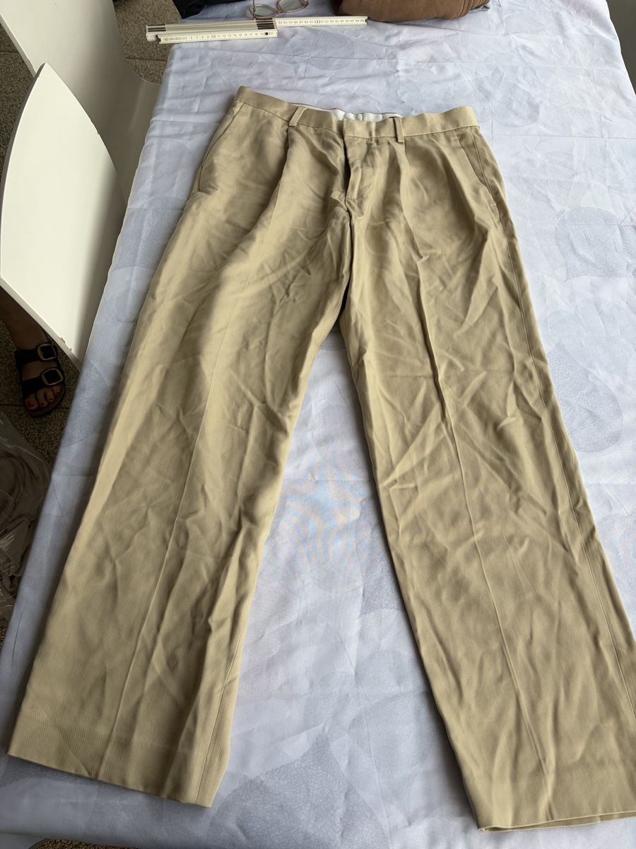 H&M Hosen: Pantalon homme H&M – Gebraucht aus Pully von ari_78pk