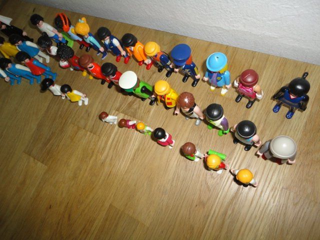 Playmobil Giocattoli: PLAYMOBIL FIGUREN 36 X – Usato da Teufen AR venduto da Donschabl 4